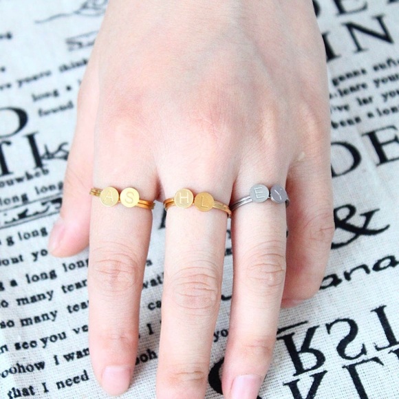 Simple Z Initial Stackable Letter Ring - Picture 2 of 4